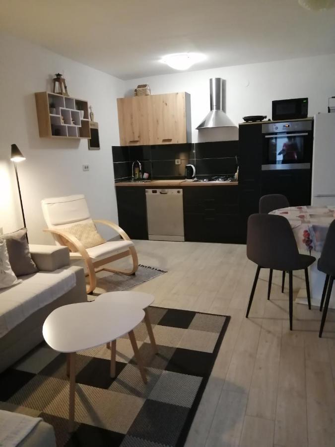 Apartman Grgic Макарська Екстер'єр фото