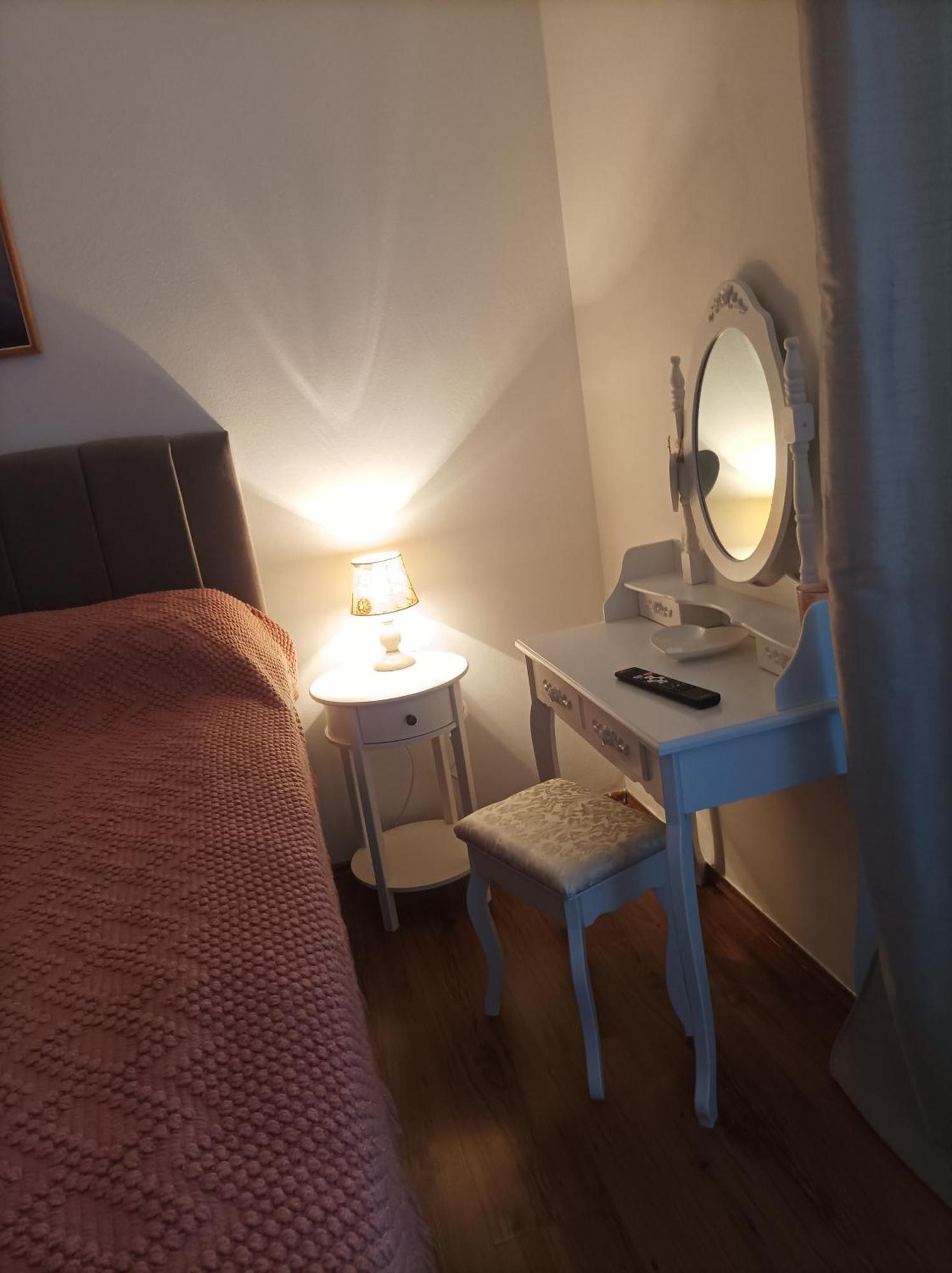 Apartman Grgic Макарська Екстер'єр фото