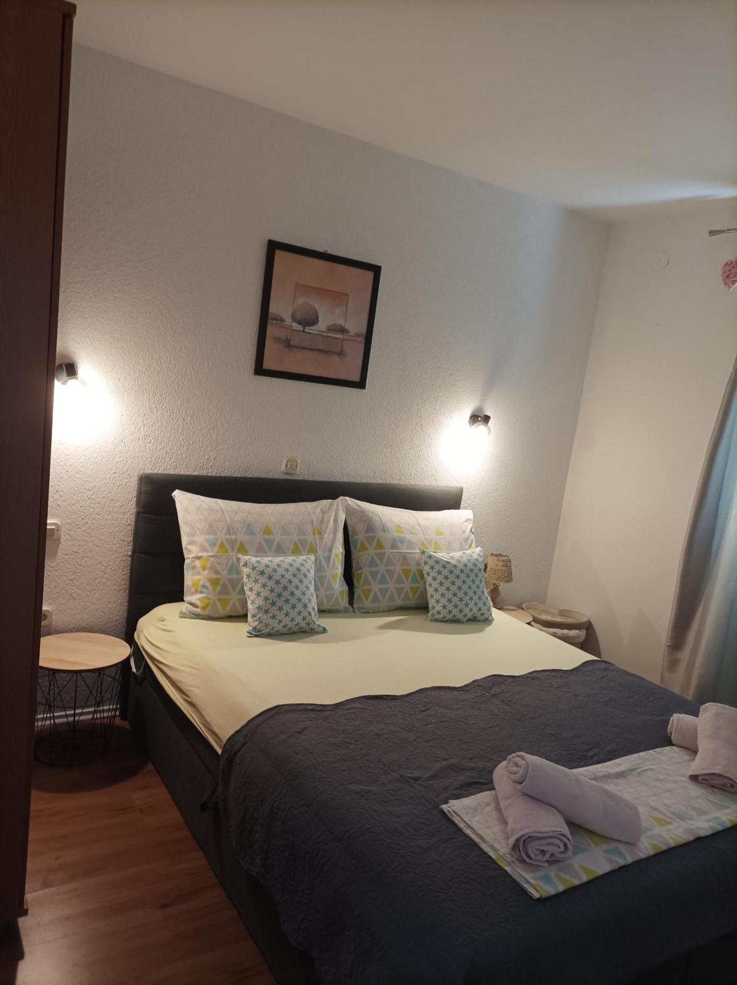 Apartman Grgic Макарська Екстер'єр фото